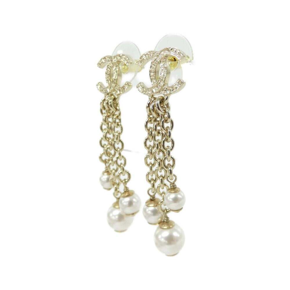 CHANEL White Earrings - Picture 2 of 3